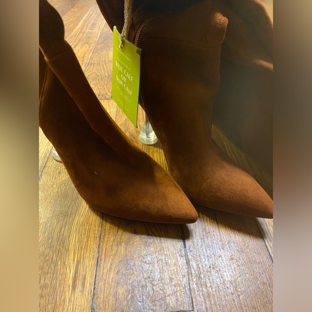 Brown pointed toe boot